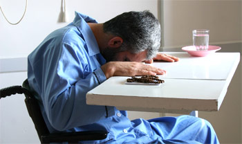 حکم شرعی نماز خواندن بر صندلی نماز بر صندلی