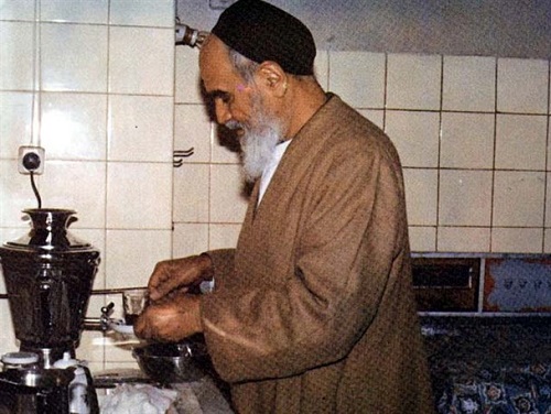 سیره امام خمینی (ره) در پرهیز از اسراف emamkhomeini